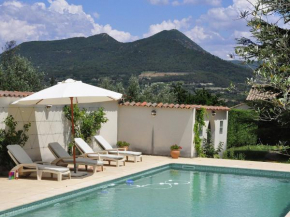 Отель Stunning Villa in Mirabel-aux-Baronnies with Swimming Pool  Мирабель-О-Баронье